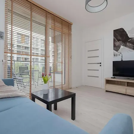Family With 2 Bedrooms & Balcony In By Renters *